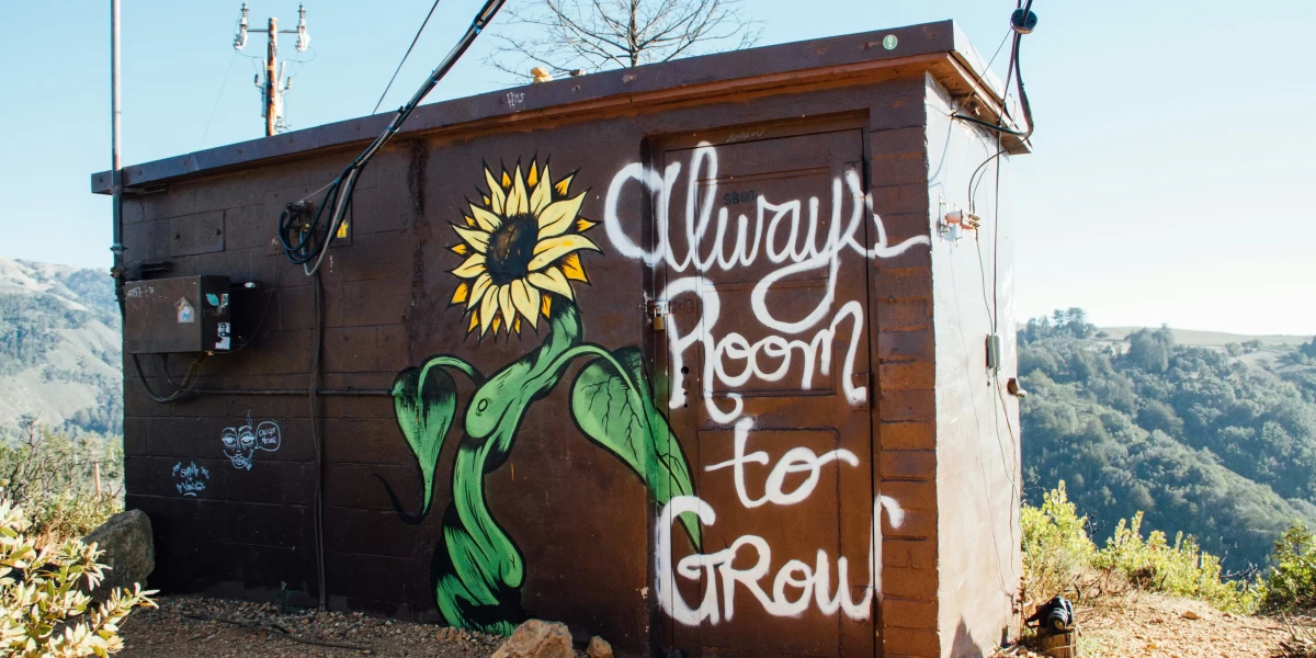 "Always room to grow" op de zijkant van de elektrische kamer